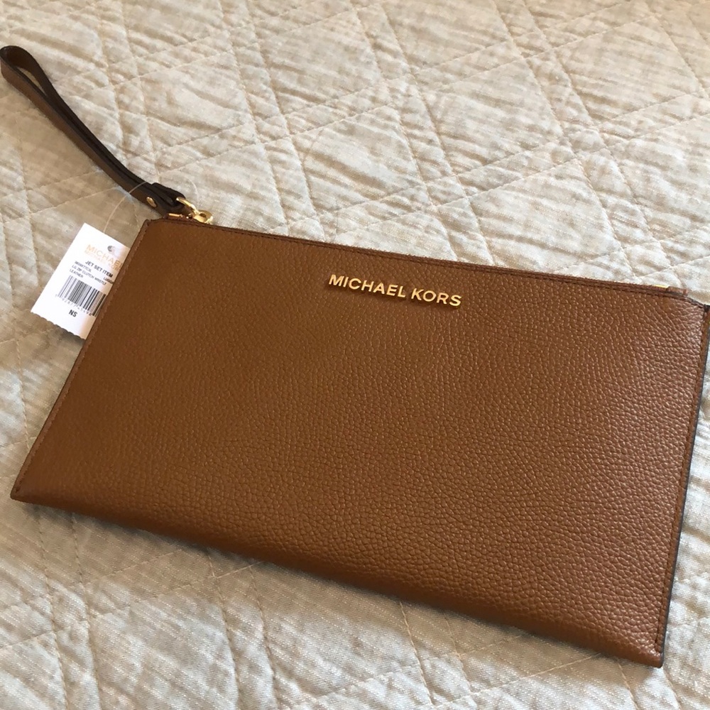 NWT Michael Kors Jet Set Wristlet/ Clutch